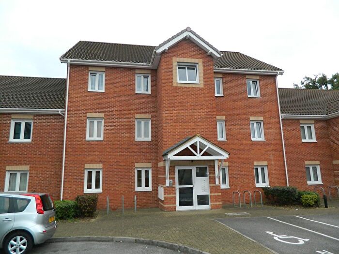 2 Bedroom Flat To Rent In Venus Close, Long Furlong Drive, Slough, SL2