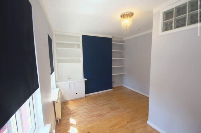 2 Bedroom Flat To Rent In Ely Road, London, E10