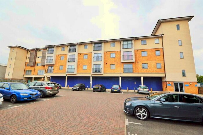 2 Bedroom Apartment To Rent In Wickford **Online Enquiries Only**, SS12