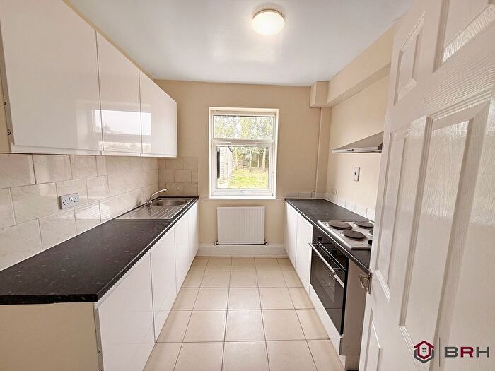 3 Bedroom Semi-Detached House To Rent In Norman Street, Rotherham, S63