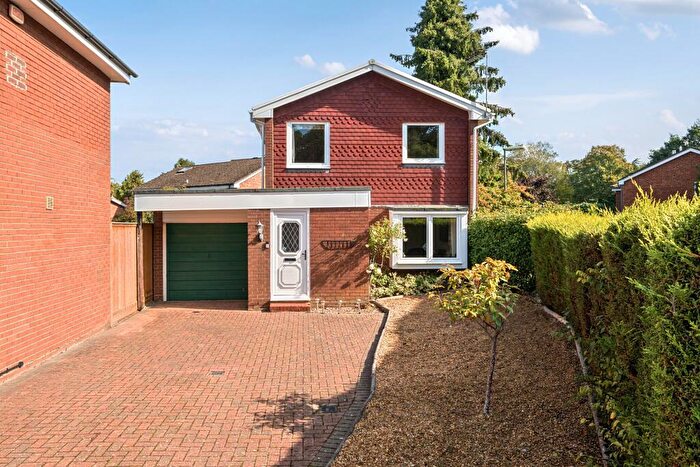 3 Bedroom Detached House For Sale In St Johns, GU21