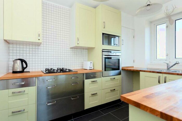 2 Bedroom Apartment To Rent In Jodrell Road, London, E3