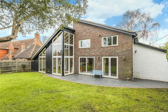 4 Bedroom Country House To Rent In Benner Lane, West End, Woking, Surrey, GU24