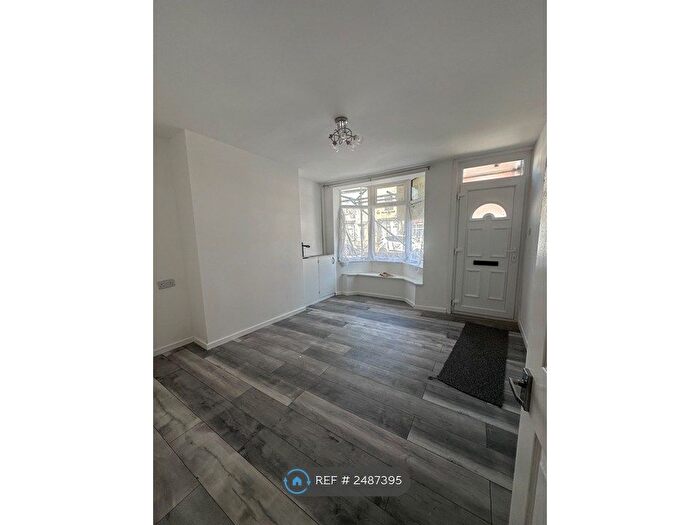 3 Bedroom Terraced House To Rent In Broxtowe Drive, Mansfield, NG18