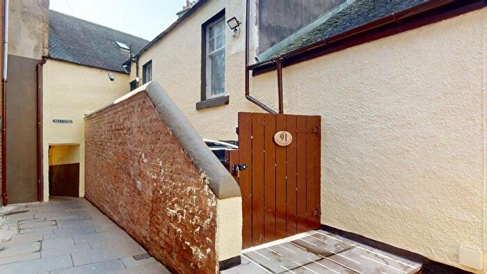2 Bedroom Flat For Sale In High Street, Lanark, ML11