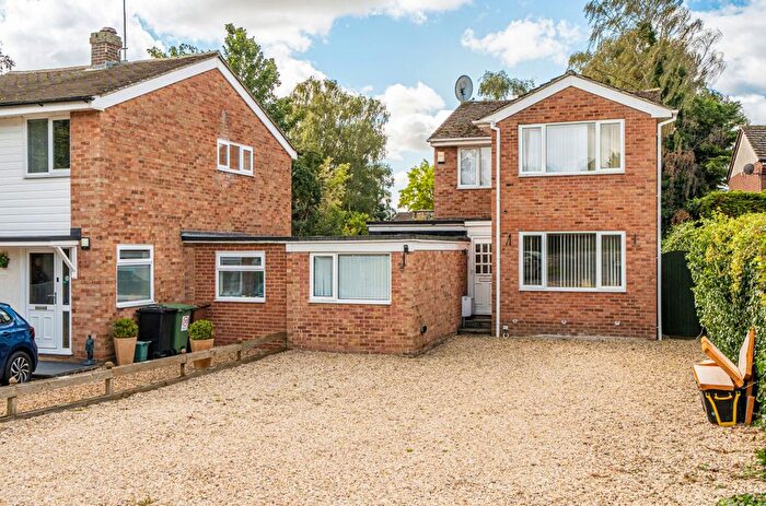 5 Bedroom Detached House For Sale In Chambrai Close, Appleford, OX14