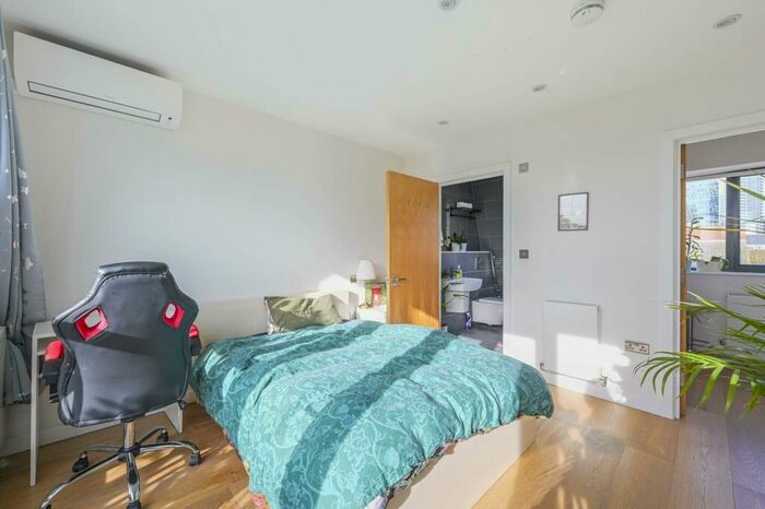 4 Bedroom Terraced House To Rent In Tiller Road, Isle Of Dogs, London, E14