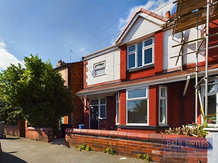 3 Bedroom Semi-Detached House To Rent In Railway Road, Stretford, Manchester, M32