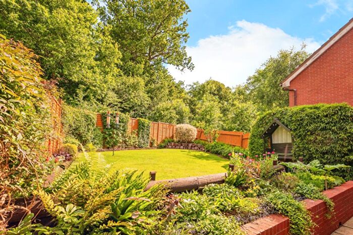 3 Bedroom Link Detached House For Sale In Combroke Grove, Hatton Park, Warwick, CV35