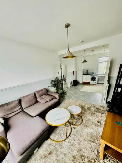 3 Bedroom Flat To Rent In Minet Avenue, London, NW10