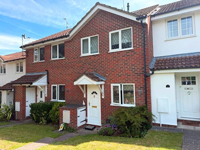 2 Bedroom Terraced House For Sale In Ivy Drive, Lightwater, Surrey, GU18