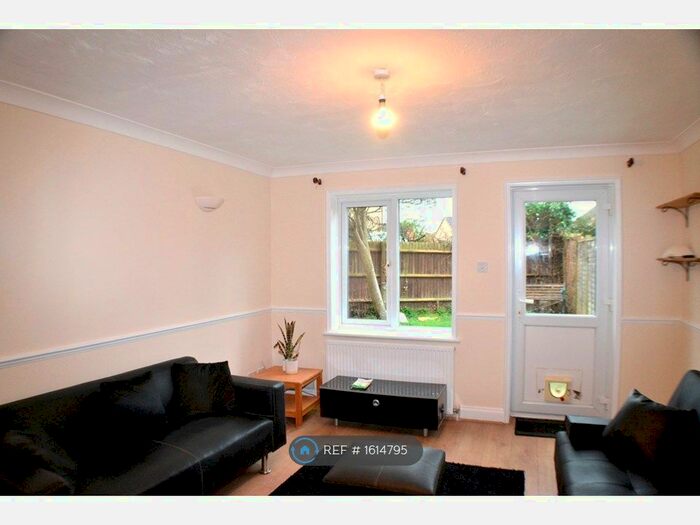 2 Bedroom End Of Terrace House To Rent In Eames Close, Aylesbury, HP20