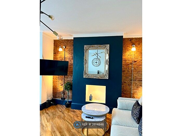 2 Bedroom Flat To Rent In Bournemouth Park Road, Southend-On-Sea, SS2