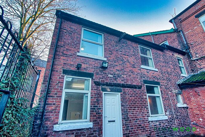 3 Bedroom Flat To Rent In The Stewards Accommodation, Staveley Miners Welfare, Market Street, Staveley, Chesterfield, Derbyshire, S43
