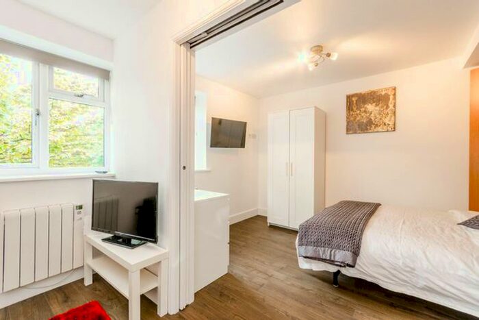 1 Bedroom Flat To Rent In Bowmans Mews, Holloway, London, N7