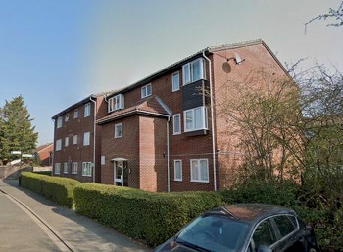 1 Bedroom Flat To Rent In Dorney Way, Hounslow, TW4