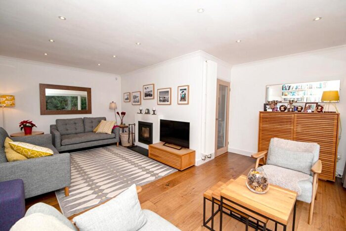 5 Bedroom Detached House For Sale In Collaroy Road, Cold Ash, Thatcham, RG18