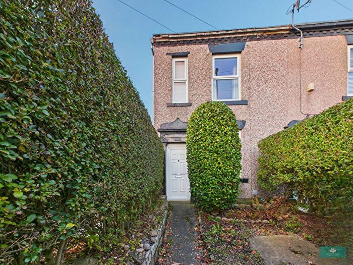 3 Bedroom Terraced House For Sale In Rochdale Road, Oldham, OL2