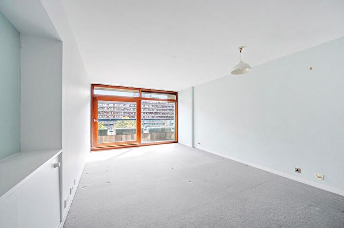 2 Bedroom Flat For Sale In Barbican, London, EC2Y