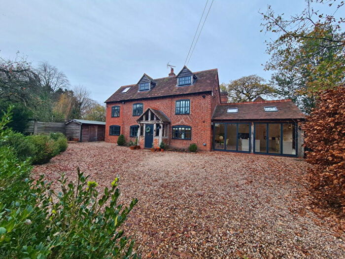 4 Bedroom Detached House For Sale In Hob Lane, Balsall Common, CV7