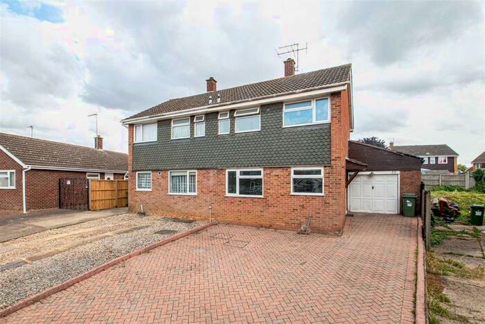 3 Bedroom Semi-Detached House To Rent In Spenlows Road, Bletchley, Milton Keynes, MK3