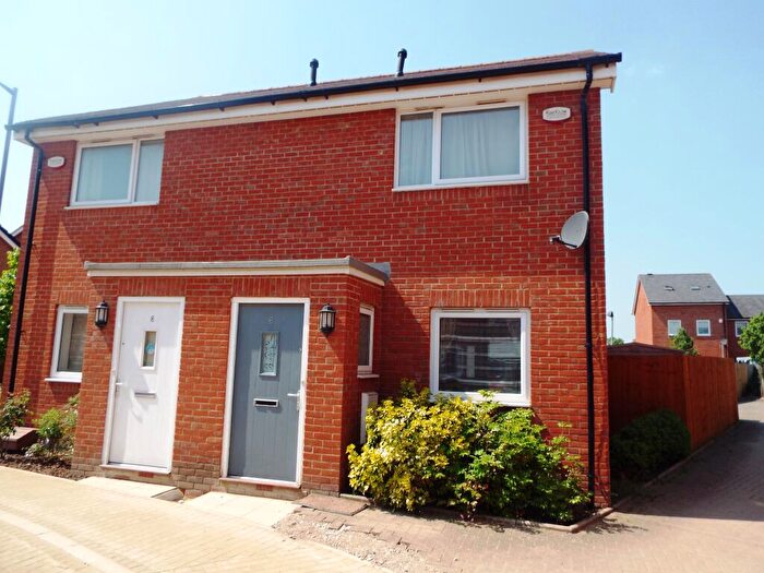 2 Bedroom House To Rent In Cubitt Street, HP19