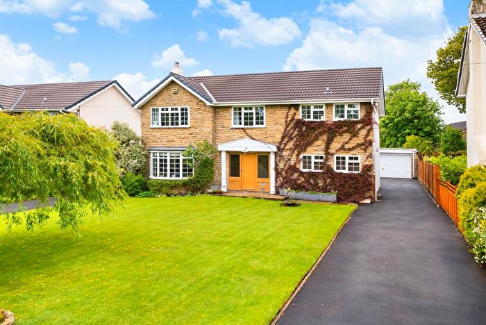 4 Bedroom Detached House For Sale In Leadhall Drive, Harrogate, HG2