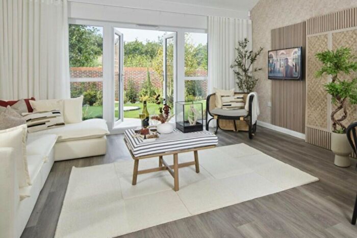 3 Bedroom Detached House For Sale In Beaumont Manor, Hemel Hempstead, HP2