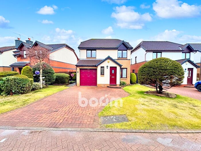 3 Bedroom Detached House For Sale In Garnie Avenue, Erskine, PA8