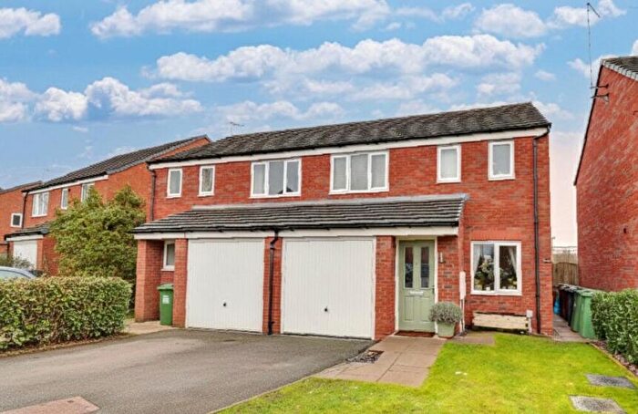 3 Bedroom Semi Detached House For Sale In Fieldhouse Way, Stafford, ST17