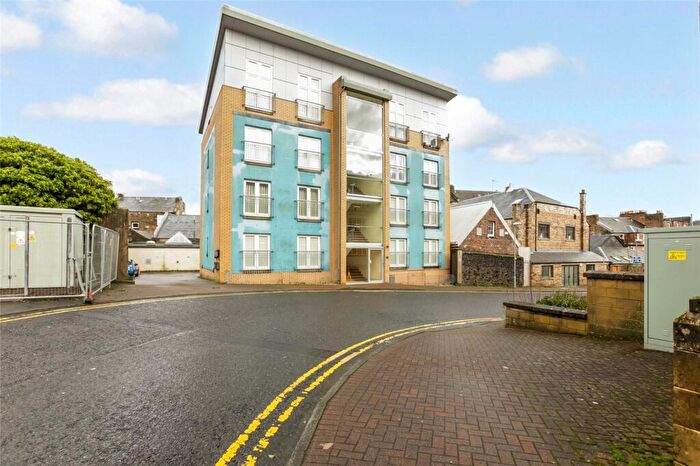 2 Bedroom Flat For Sale In Wellgreen Lane, Stirling, Stirlingshire, FK8