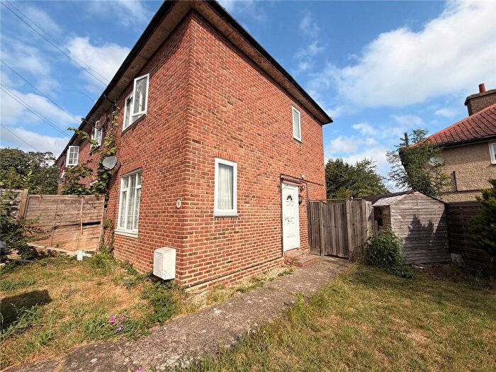 2 Bedroom House To Rent In Shaw Road, Bromley, BR1