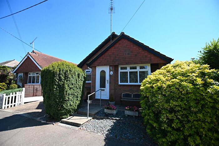 1 Bedroom Detached Bungalow For Sale In No Chain - Handel Road, Canvey Island, SS8