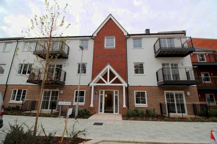 1 Bedroom Flat To Rent In Eden Road, Dunton Green, Sevenoaks, TN14