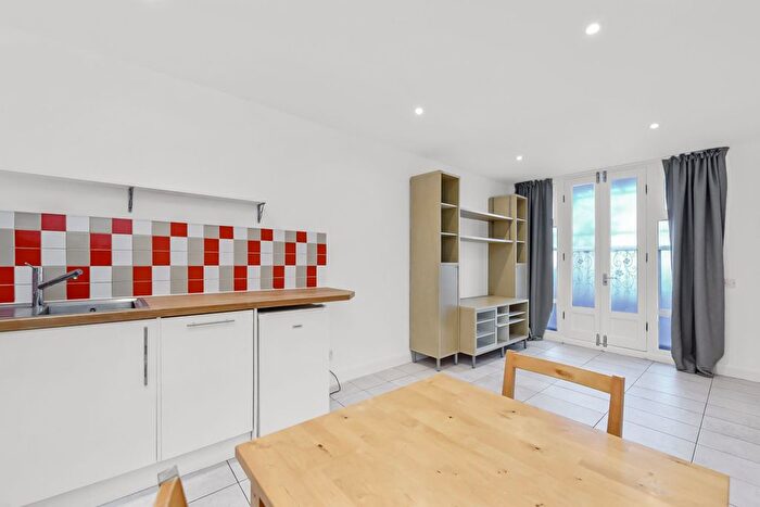 1 Bedroom Flat For Sale In Fairfield Road, Bow Quarter, E3