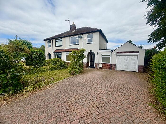 3 Bedroom Semi-Detached House For Sale In Leeds Road, Barwick In Elmet, Leeds, LS15