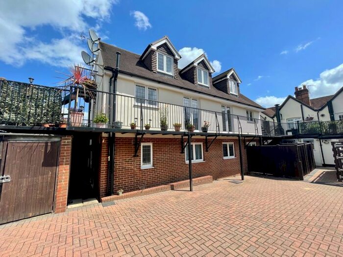 1 Bedroom Flat To Rent In Red Lion Way, Wooburn Green, High Wycombe, HP10