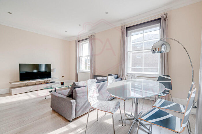 3 Bedroom Maisonette To Rent In Caledonian Road, Islington, London, N1