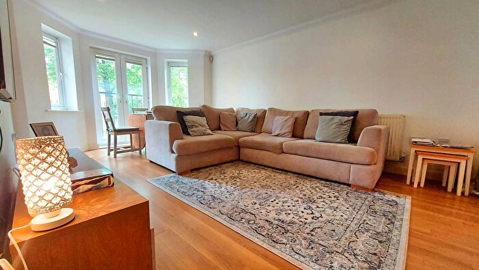 2 Bedroom Flat For Sale In Brightwen Grove, Stanmore, HA7