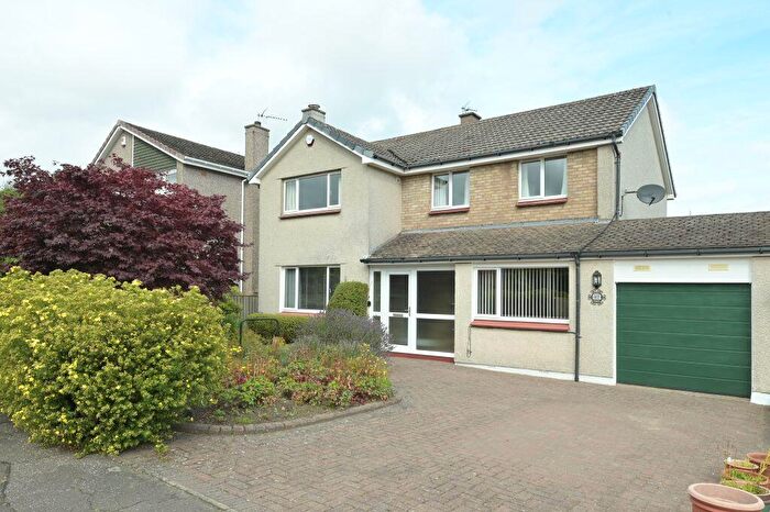 5 Bedroom Semi-Detached Villa For Sale In Dalmahoy Crescent, Balerno, EH14