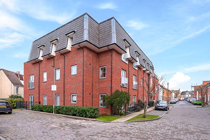 2 Bedroom Flat For Sale In Scotts Road, Bromley, BR1