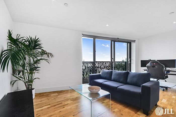 1 Bedroom Flat To Rent In City View Point, Leven Wharf, E14