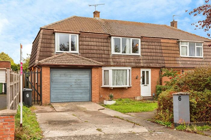 4 Bedroom Terraced House For Sale In Grange Avenue, Little Stoke, Bristol, BS34