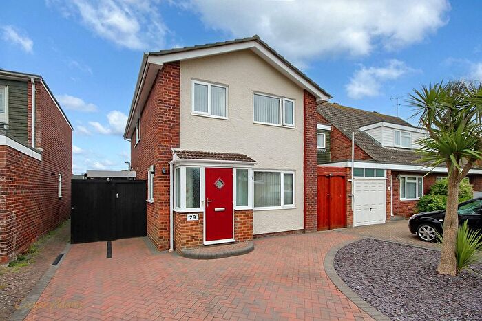 3 Bedroom Detached House For Sale In White Horses Way, Littlehampton, BN17