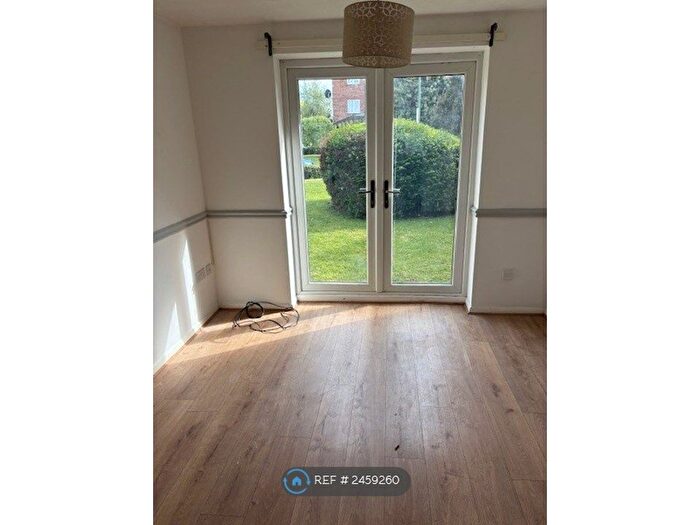 1 Bedroom Flat To Rent In Frobisher Road, Erith, DA8
