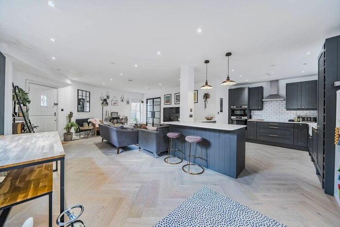 3 Bedroom Terraced House To Rent In Hayloft, Tooting, SW17