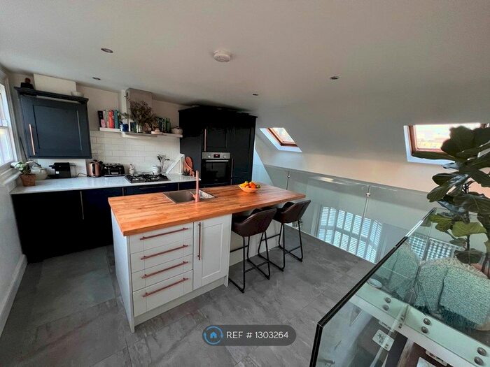 2 Bedroom Maisonette To Rent In Elliott Road, London W4