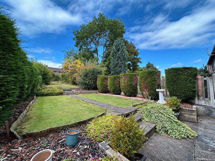 2 Bedroom End Of Terrace House To Rent In Troughbrook Road, Hollingwood, Chesterfield, S43