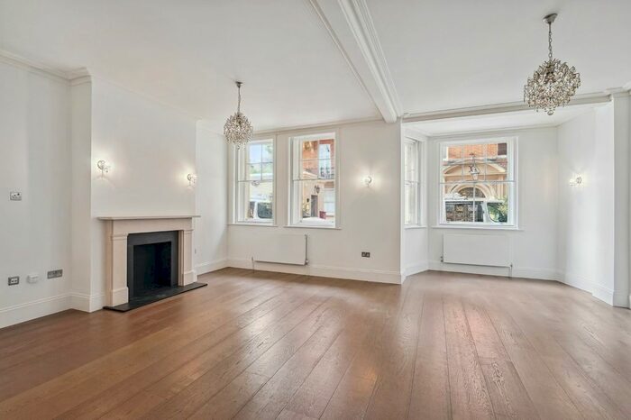 3 Bedroom Flat To Rent In Cheyne Court, Chelsea, London, SW3