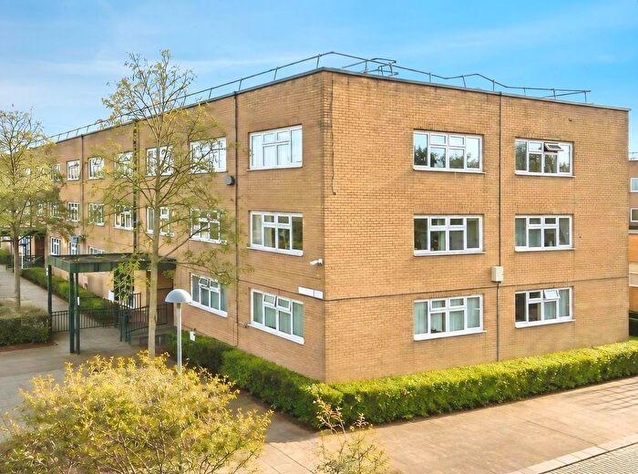 1 Bedroom Flat For Sale In North Tenth Street, Milton Keynes, Buckinghamshire, MK9